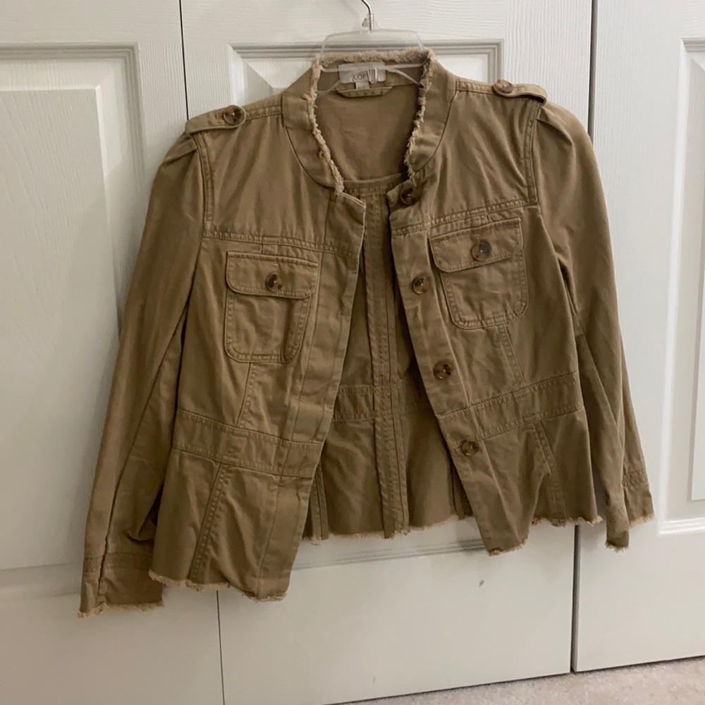 3/4 sleeve LOFT Tan blazer with fringe collar